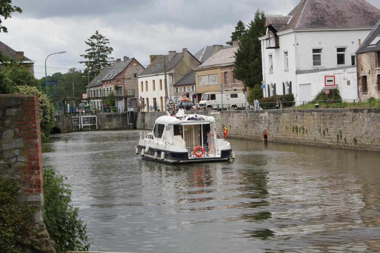 Au Crapaud Charmant Merbes-le-Château Exterior foto